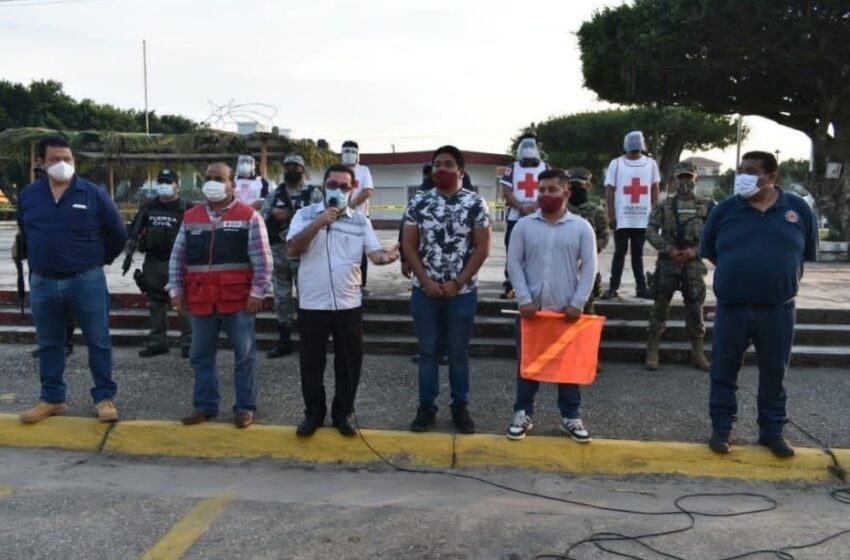  Sergio Guzmán Ricárdez da arranque de operativo Guadalupe Reyes en Agua Dulce