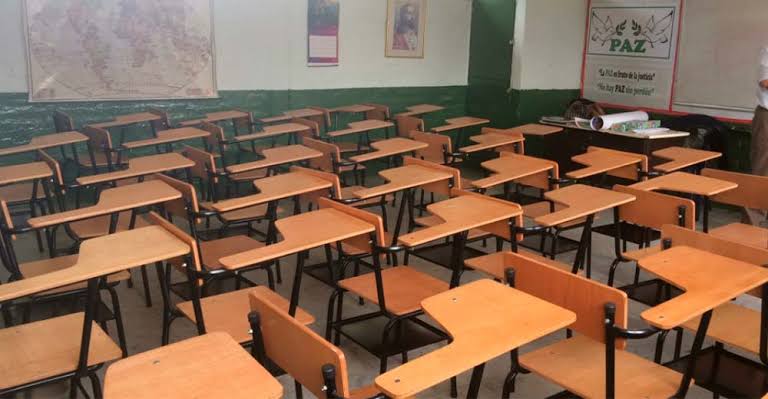  Escuelas particulares anuncian que regresarán a las clases presenciales a pesar de prohibición ante el Covid-19