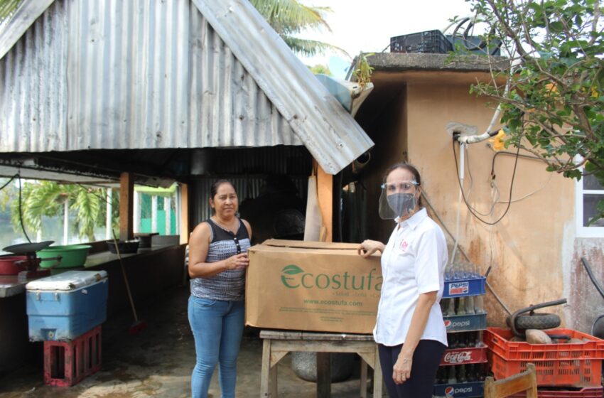  DIF Municipal entrega infraestructura básica a familias de Coatzacoalcos