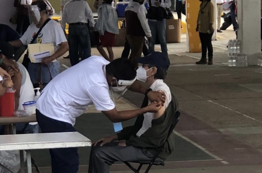  Pese a retrasos, gobierno federal perfila vacunar a grupo de 50 a 59 años