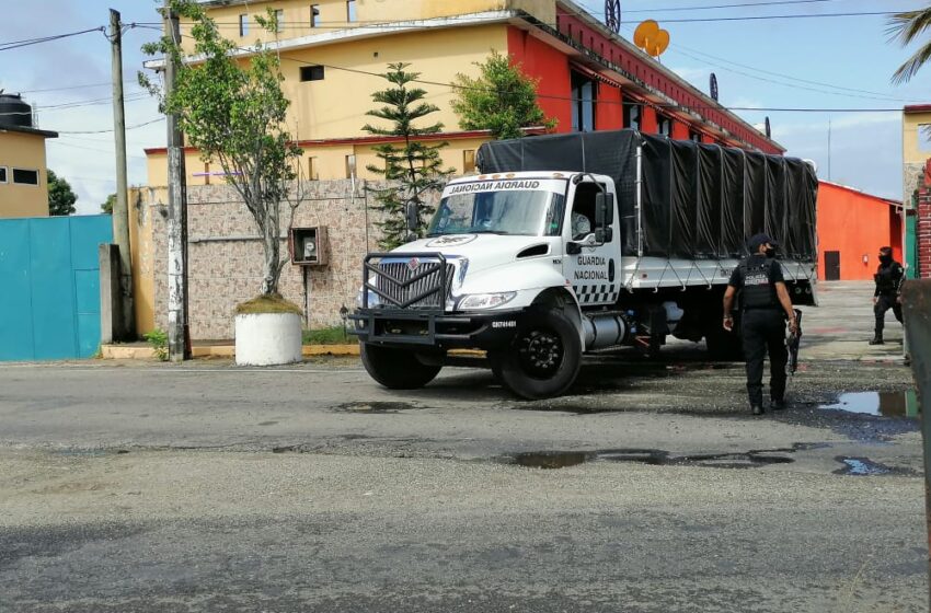  Aseguran a 42 migrantes en un motel de Minatitlán