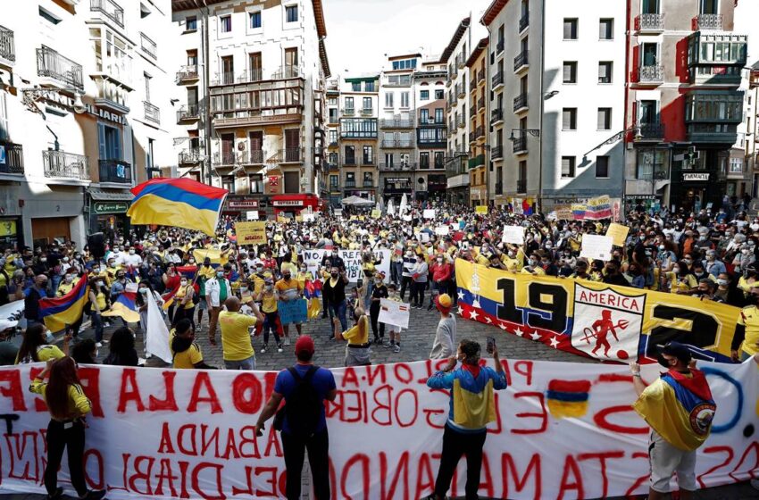  Miles de colombianos protestan en España contra el gobierno de Iván Duque