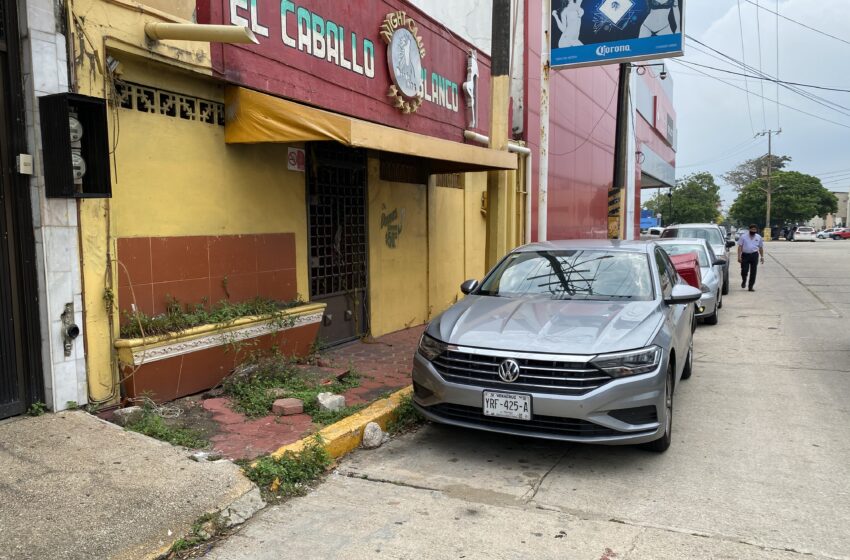  Se acabó el acordonamiento y la vigilancia en el bar “El Caballo Blanco” de Coatzacoalcos