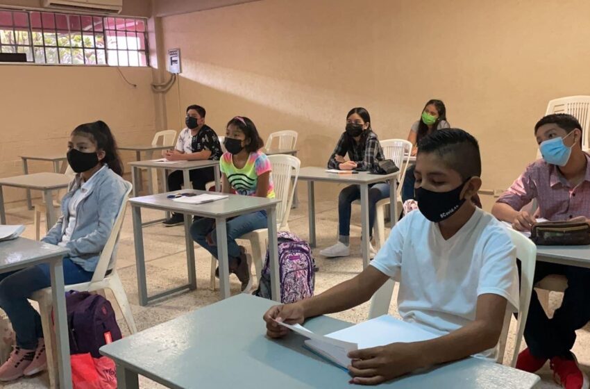  Solo una escuela regresó a clases en el sur de Veracruz