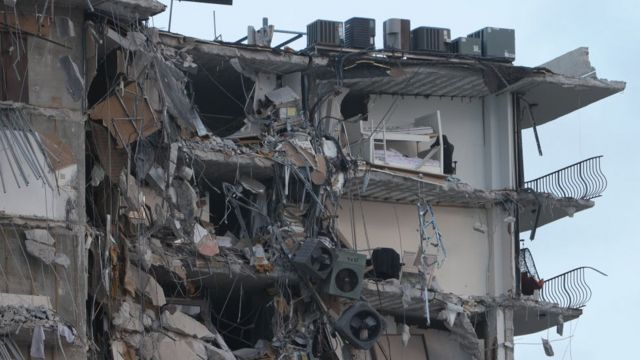  Biden aprueba la declaración de emergencia de Florida tras el derrumbe del edificio de apartamentos en Miami.