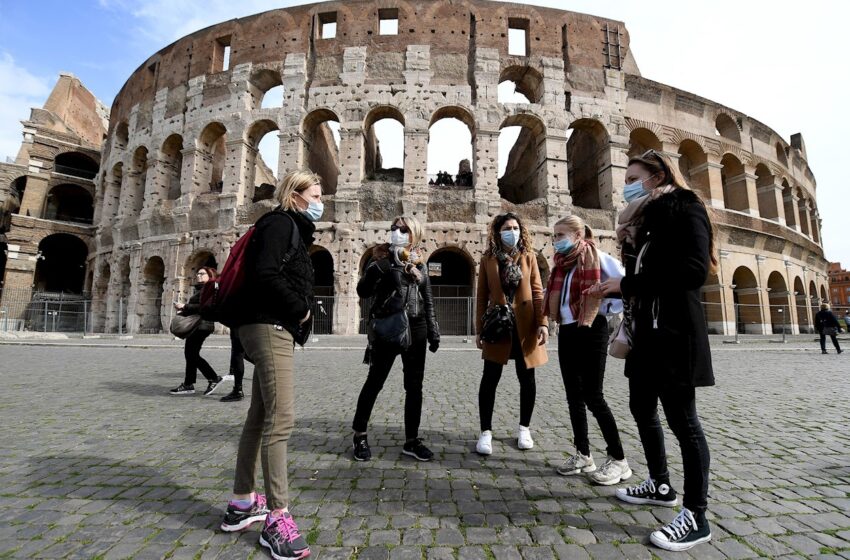  La mascarilla dejará de ser obligatoria al aire libre en Italia el 28 de junio.