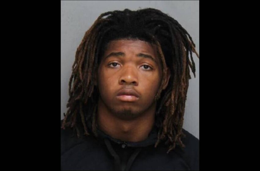  Joven en EU mata a hombre de 40 años por engañarlo fingiendo ser mujer en Tinder