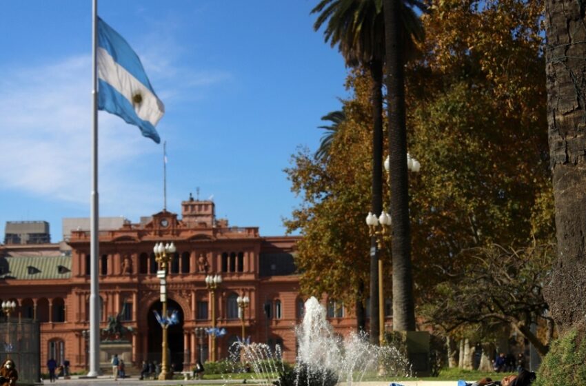  Diputados de Argentina aprueban ley para garantizar cupo laboral a personas trans