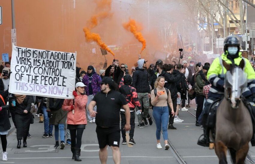  Miles de personas se manifiestan en Australia contra el confinamiento antiCovid