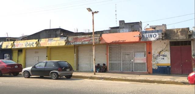  Han cerrado más de 300 comercios en Minatitlán