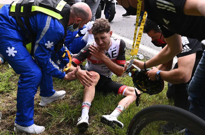  Detienen a la mujer que supuestamente provocó el accidente del Tour de Francia.