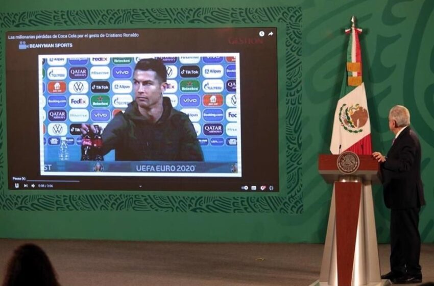  “Tengan para que aprendan”: AMLO aplaude gesto de Cristiano Ronaldo contra Coca Cola.