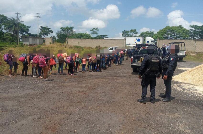  Rescata SSP a 94 migrantes en Hueyapan de Ocampo