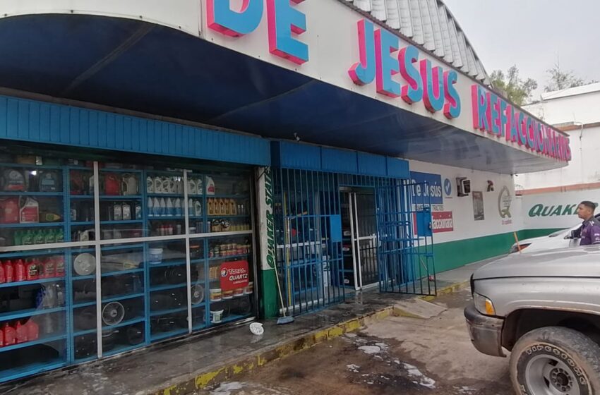  Lanzan bomba molotov a una refaccionaría de Coatzacoalcos