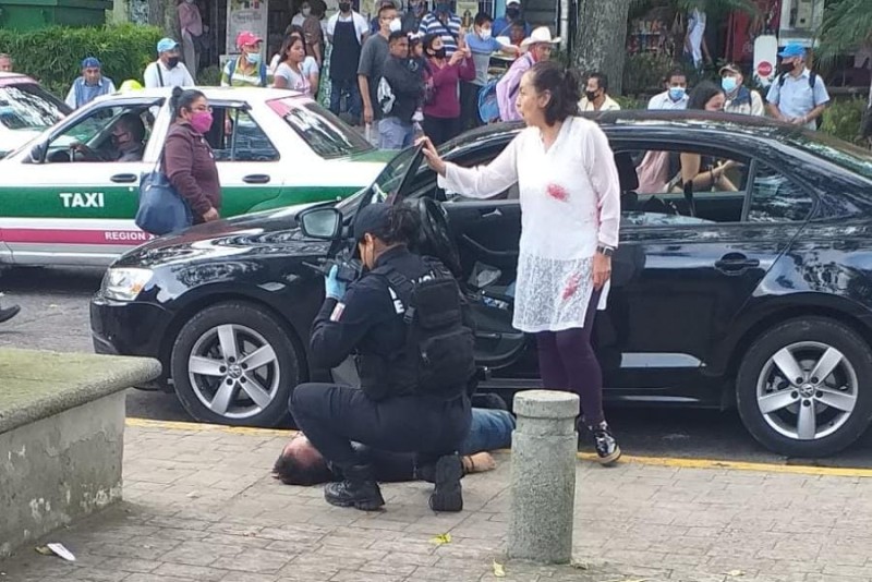 Balean a hombre en pleno centro de Xalapa