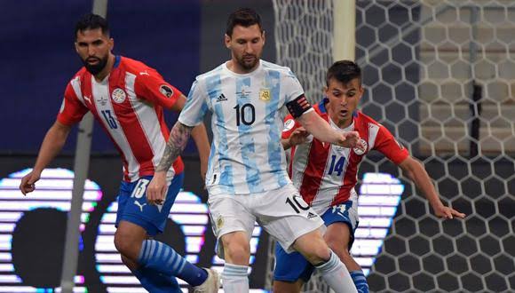 Argentina, con Messi, enfrenta a Paraguay; Brasil visita a Venezuela