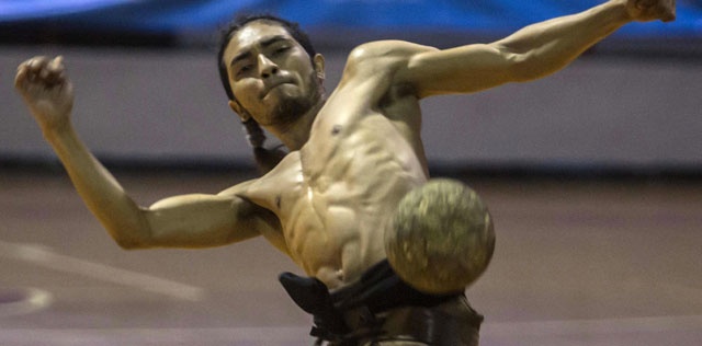  Luchan mayas por reconstruir el ancestral juego de pelota