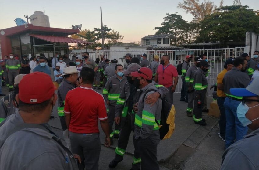  Denuncian penalmente a trabajadores sindicalizados por tomar oficinas de la CMAS en Coatzacoalcos