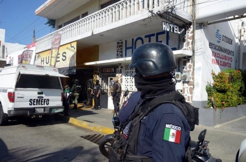  Asesinan a mujer e incendian taxi pese a operativo de seguridad en Acapulco