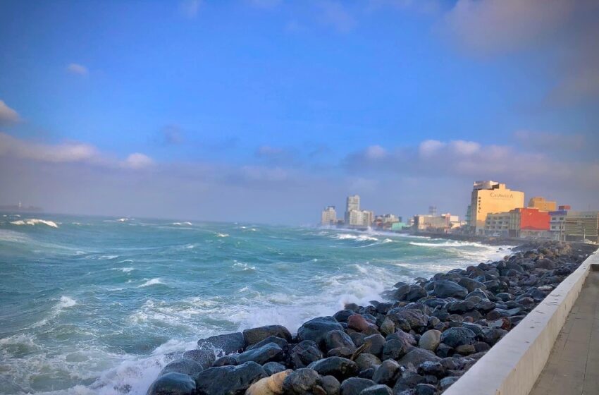  Cierran playas de Veracruz por viento del norte