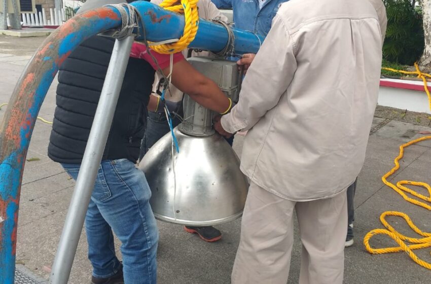  Rehabilitan luminarias en Parque Los Tulipanes