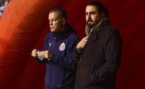  Amaury Vergara «explota» por el tema de refuerzos en Chivas