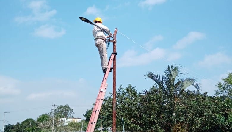 Departamento de Alumbrado Público atiende reportes de la ciudadanía