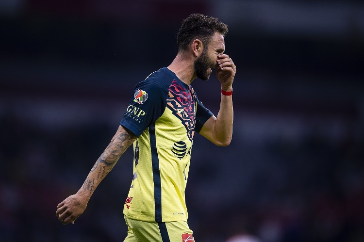  Miguel Layún pide disculpas a los árbitros