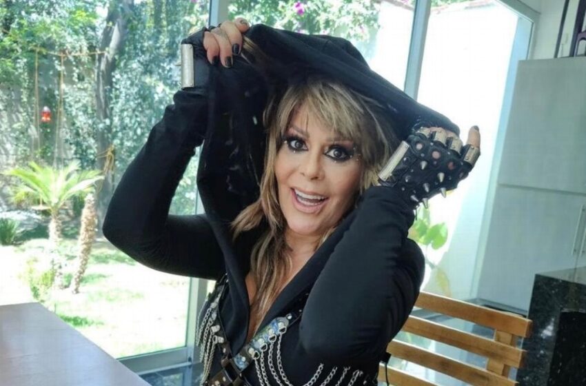  Celebra Alejandra Guzmán que la dan de alta tras 10 años de sufrimiento