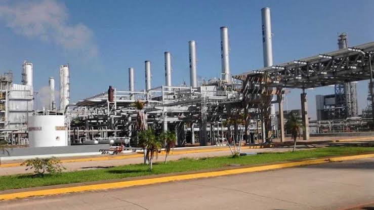  Desabasto de materia prima paraliza plantas en la zona industrial de Coatzacoalcos
