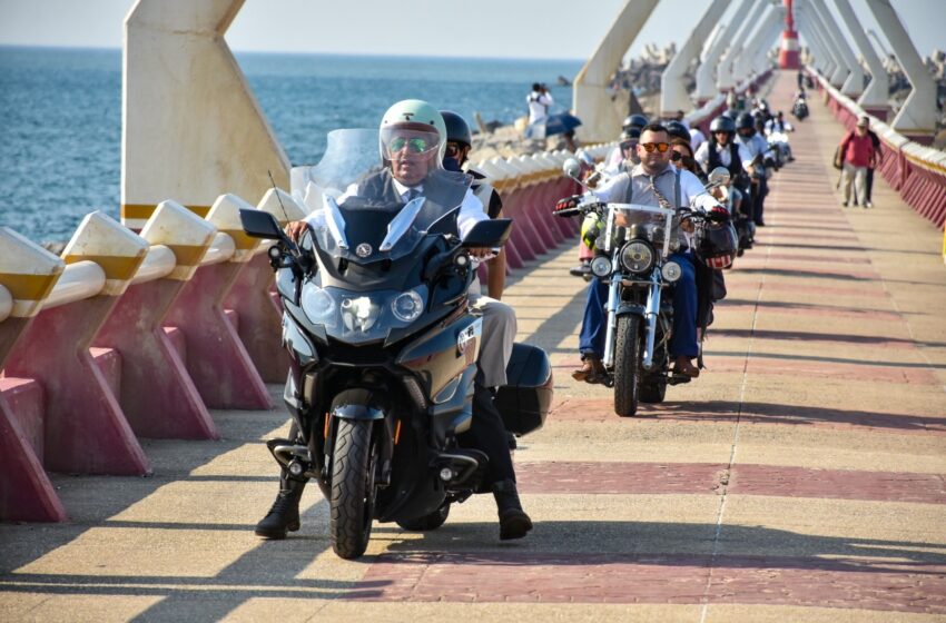  Disfrutan porteños de la rodada “The Distinguished Gentleman’s Ride”