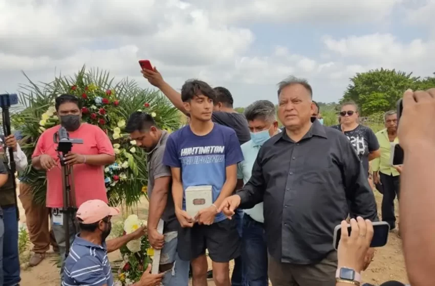  Se equivocan, no es la voz de Yesenia en esos audios: Ramiro Mollinedo