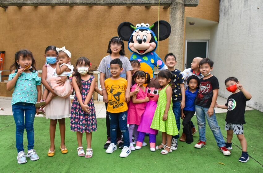  Gobierno de Coatzacoalcos y Fundación Maravilla festejan a Dafne, paciente con cáncer