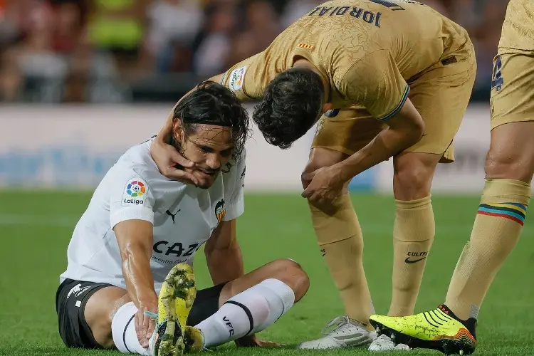  Cavani presenta mejoría tras su lesión