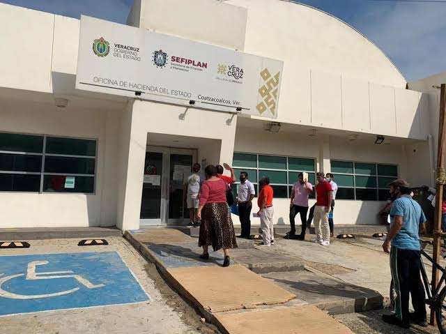  Se quedaron sin cambiar sus placas más de mil 200 contribuyes