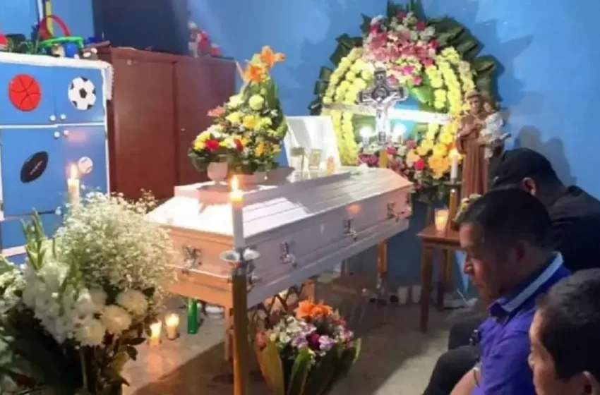  Acusan negligencia tras muerte de estudiante de secundaria golpeada por compañera