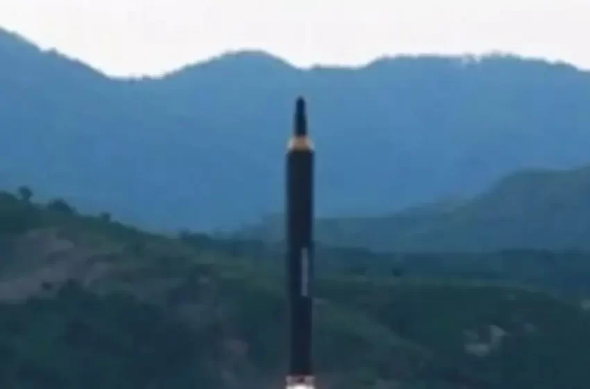  Corea del Norte lanza misil balístico no identificado al mar de Japón