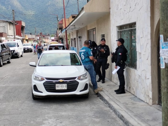  Hombre de la tercera edad muere tras caer del techo de su casa; lavaba su tinaco