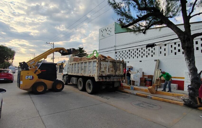  Avanza programa “A los mercados les va a ir muy bien” en centros de abasto de Coatzacoalcos