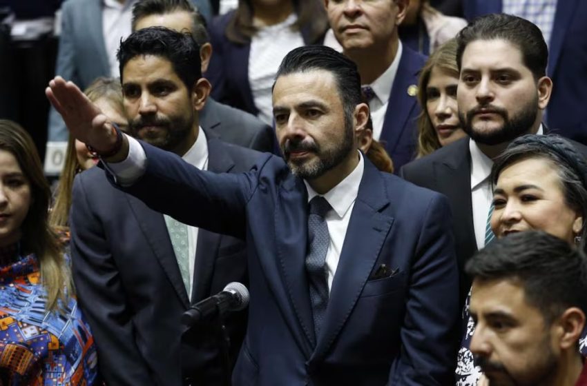  Diputados designan a Aureliano Hernández Palacios, cercano a Colmenares, como el nuevo Auditor Superior; rinde protesta