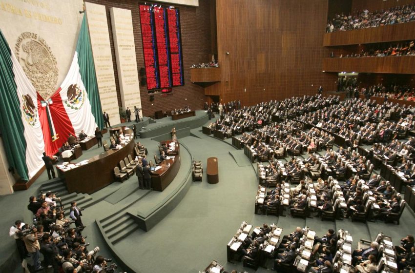  Morena presenta propuesta para retrasar elección judicial; quieren pasarla del 2027 al 2028